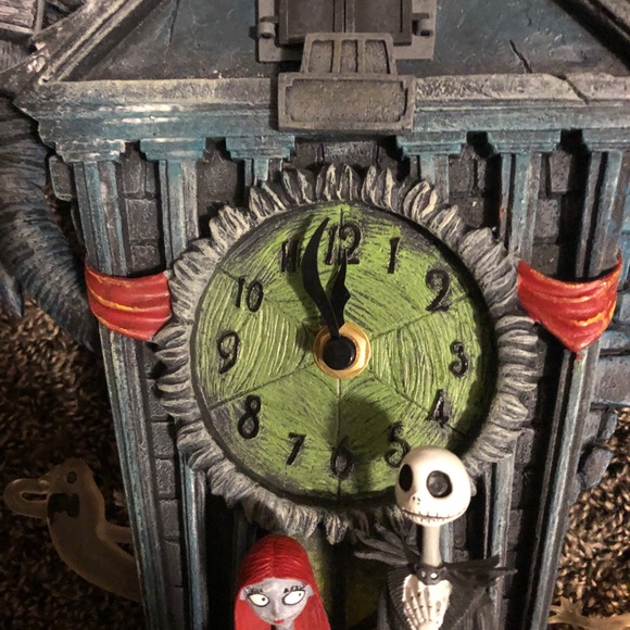 Nightmare Before Christmas Cuckoo Clock - Picture 5 of 6